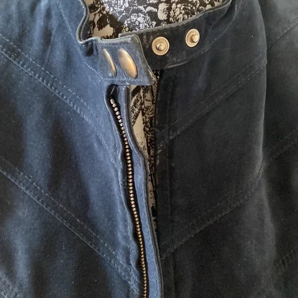 Blue suede jacket - Picture 2 of 6